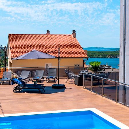 Pool Me Up! Apartment Sibenik Ngoại thất bức ảnh