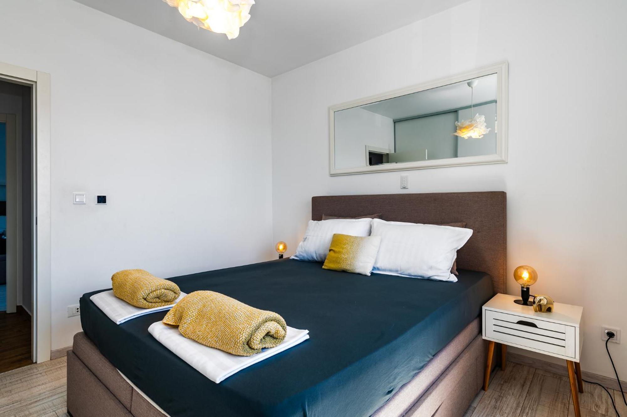 Pool Me Up! Apartment Sibenik Ngoại thất bức ảnh