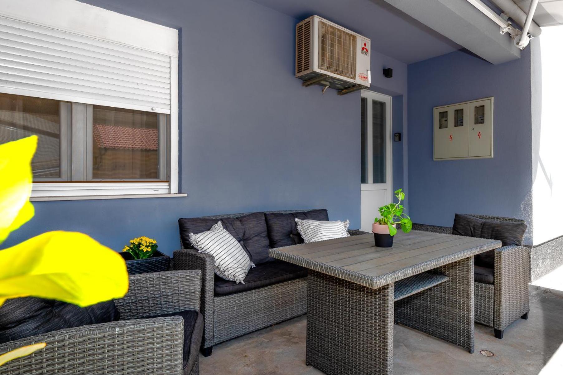 Pool Me Up! Apartment Sibenik Ngoại thất bức ảnh