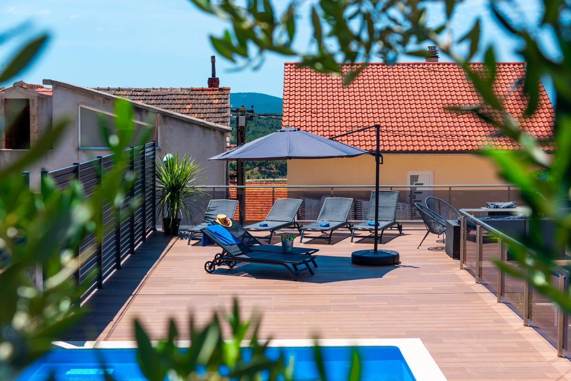 Pool Me Up! Apartment Sibenik Ngoại thất bức ảnh