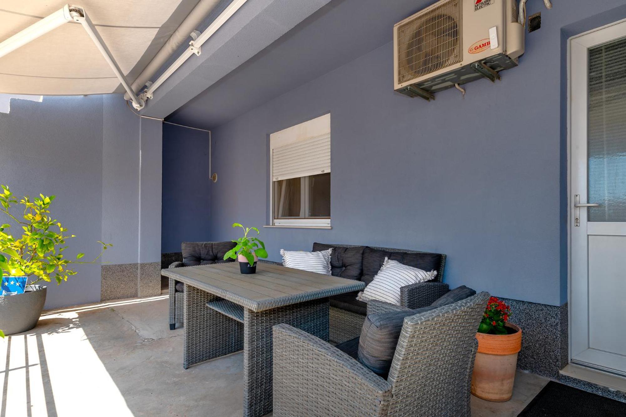 Pool Me Up! Apartment Sibenik Ngoại thất bức ảnh